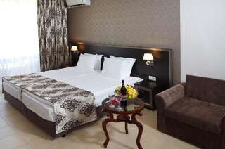 Отель Hotel & SPA Diamant Residence - Все включено Солнечный Берег Семейный номер (для 2 взрослых и 2 детей)-2